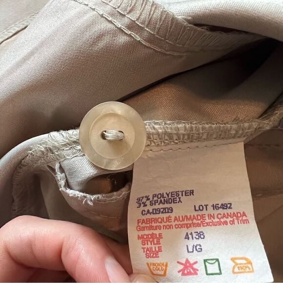 3 for $30! Cleo button up shirt with pockets. Size large - Picture 5 of 10